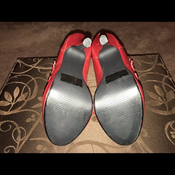 Red heels - Picture 3 of 3